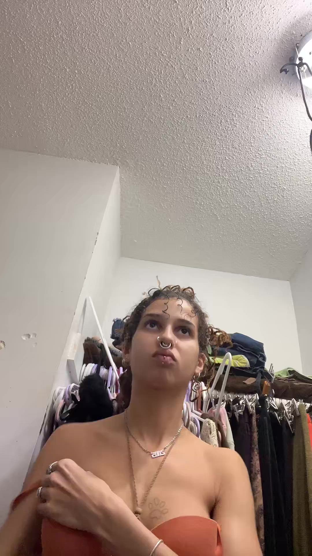 Bra, Natural Tits, Nipslip, TikTok, natural-tits, tik-tok