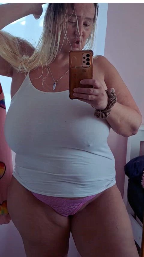 Would you fuck a 50yo Cougar? Y or N?