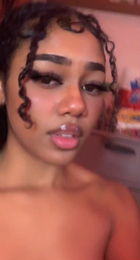 Can I get a kiss please? 😚