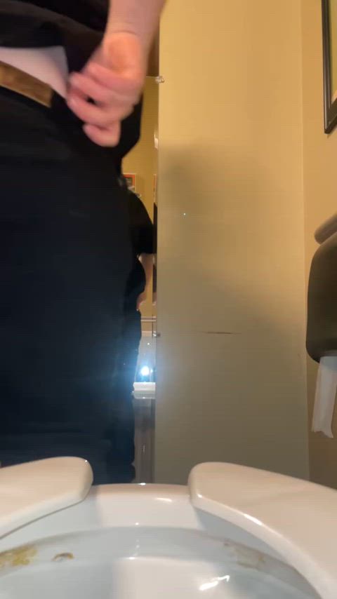 Wifey peeing at work on Christmas Eve morning with her new festive panties, Merry Christmas All 🎄