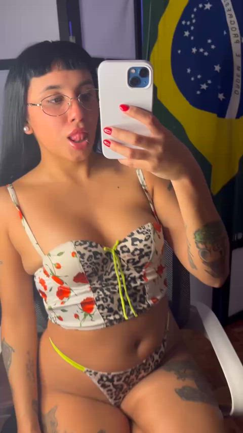 Imagine having a pretty domme like me being a small dick loser like you.... such a miracle