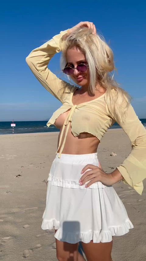 I love it so much when my boobs are free in the sun