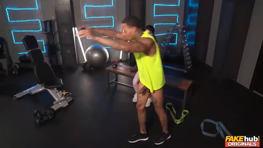 Lady Dee - Stretching Makes Her Wet