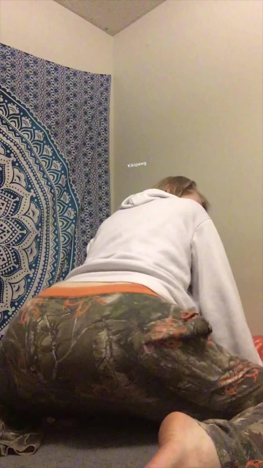 Available for $2.50/minute naughty sexting sessions