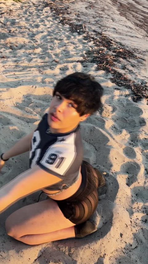 Need a Indian best friend that gives me good dick at the beach😩😍🍆