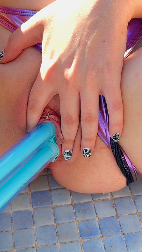 Let the water gun into my pierced pussy, just for fun 🤭