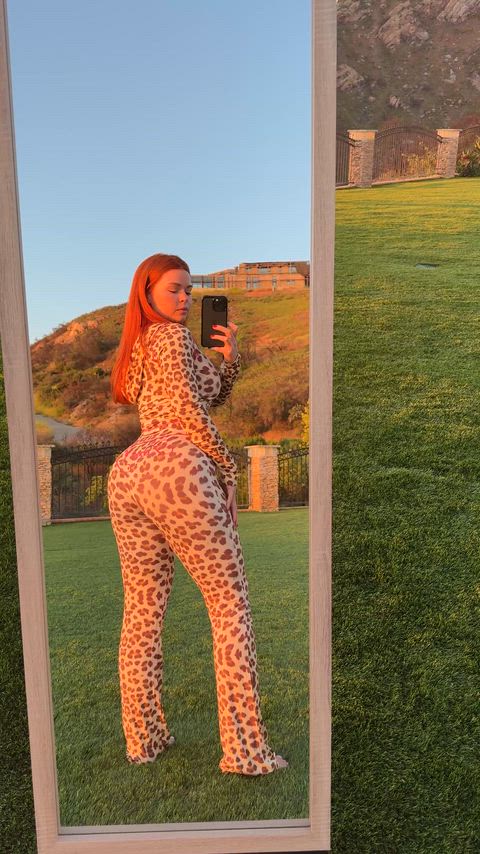 i know you wanna play with it