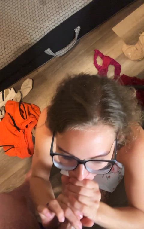 I love sucking a big load into my mouth