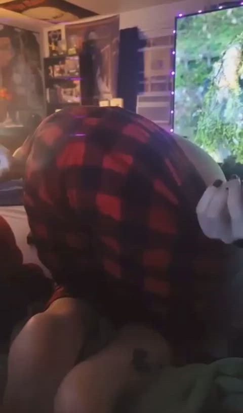 Imagine u wake up every morning and u see my friends fat ass pussy begging for u to drop ur fat load inside her😵‍💫🥴