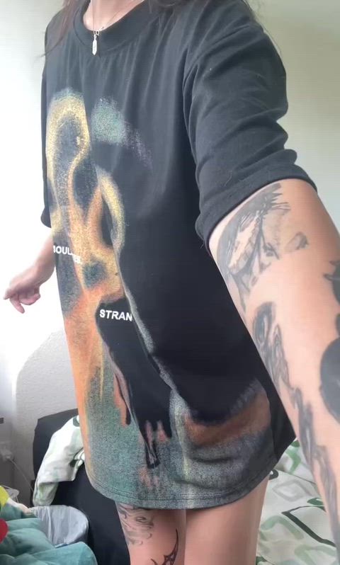 for all the men out there, girls that wear oversized shirts are sluts 🙊