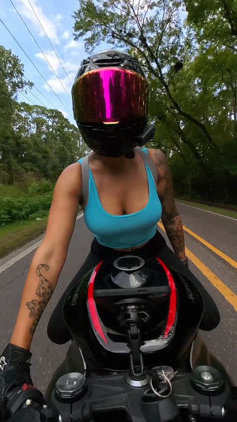 Had to do a reveal mid ride to cool down🩷