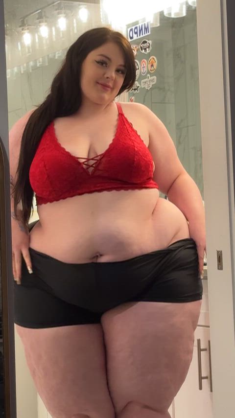 men who love big bellies are my favorite 😘
