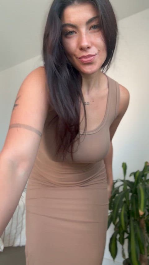 this dress really knows how to show my curves