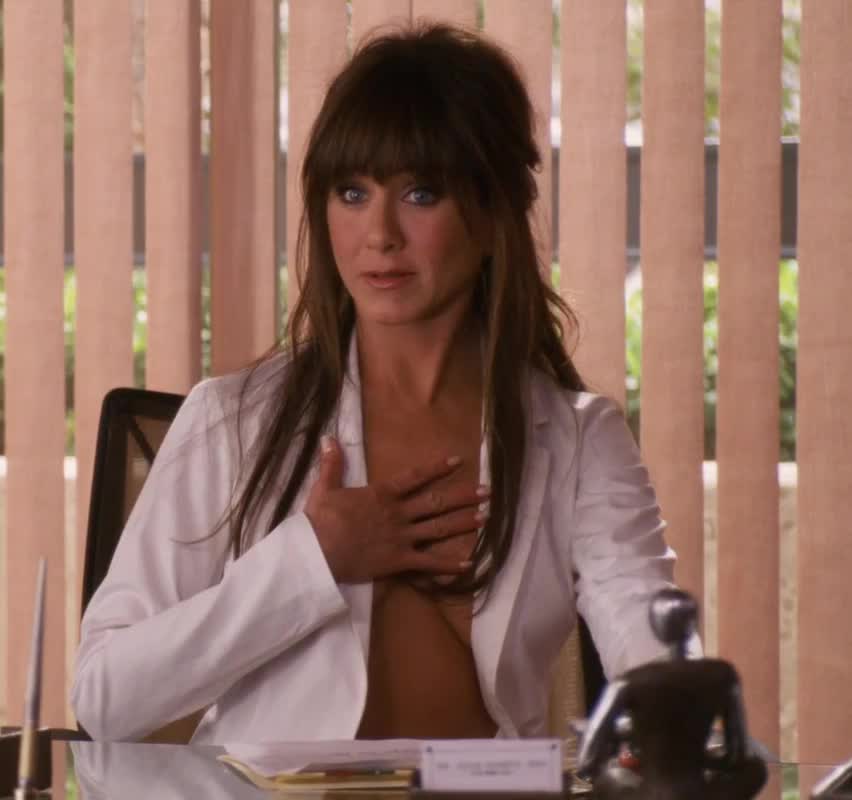 Would love to titfuck Jennifer Aniston