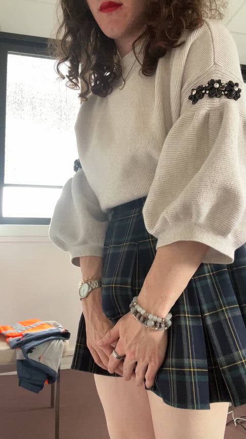 Was bored and horny while at work, decided to shoot a vid ^^