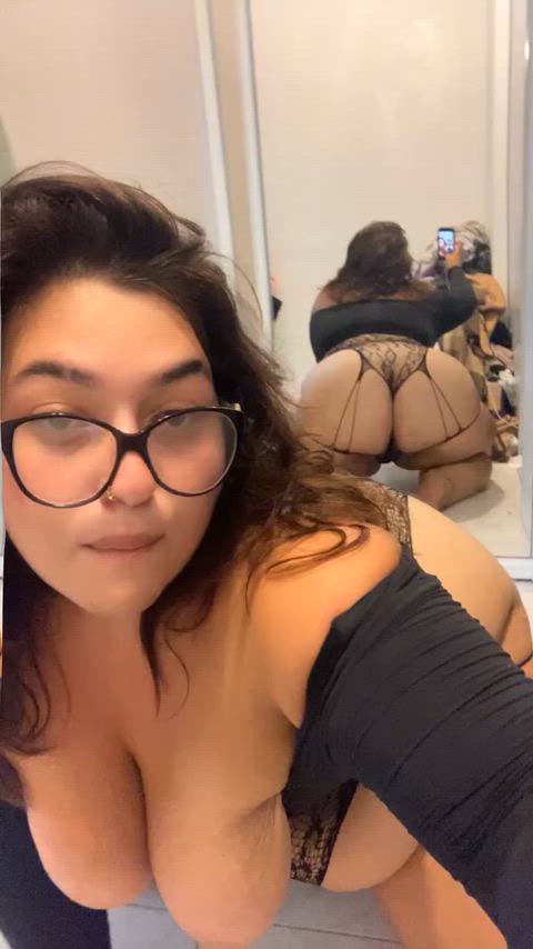 Would u slap my ass papi