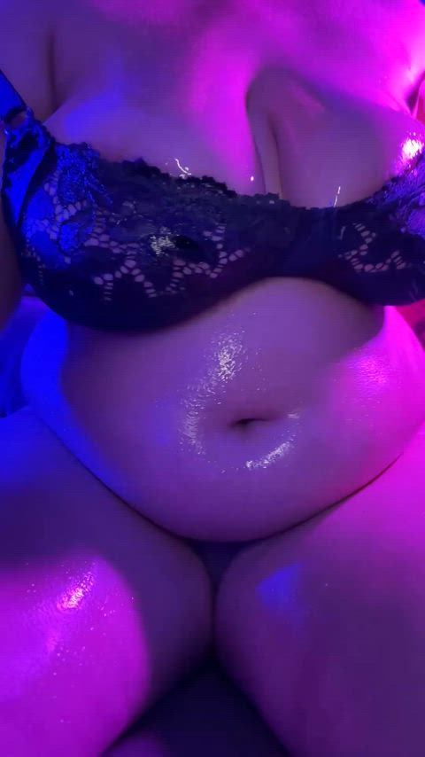 Would we fuck covered in oil