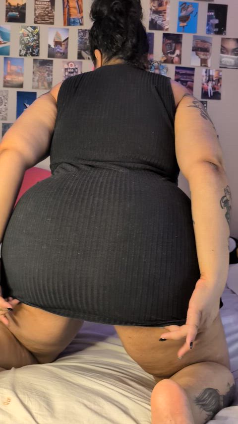 Showing off my big pakistani booty ;)