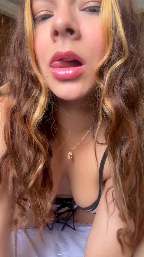 Would you rather suck my toes or eat my pussy?