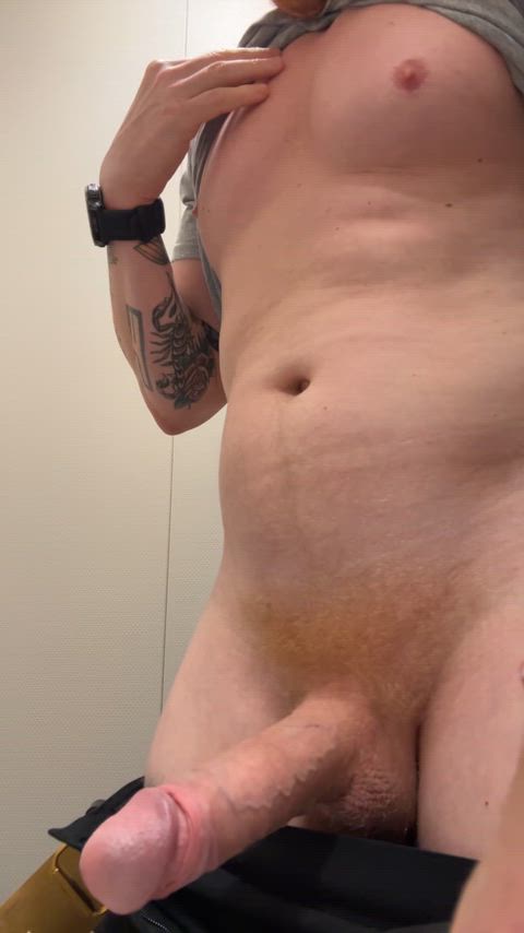 (41) Norwegian dad horny at work 🤤