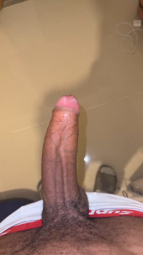 Only the middle vein is bigger than your bf