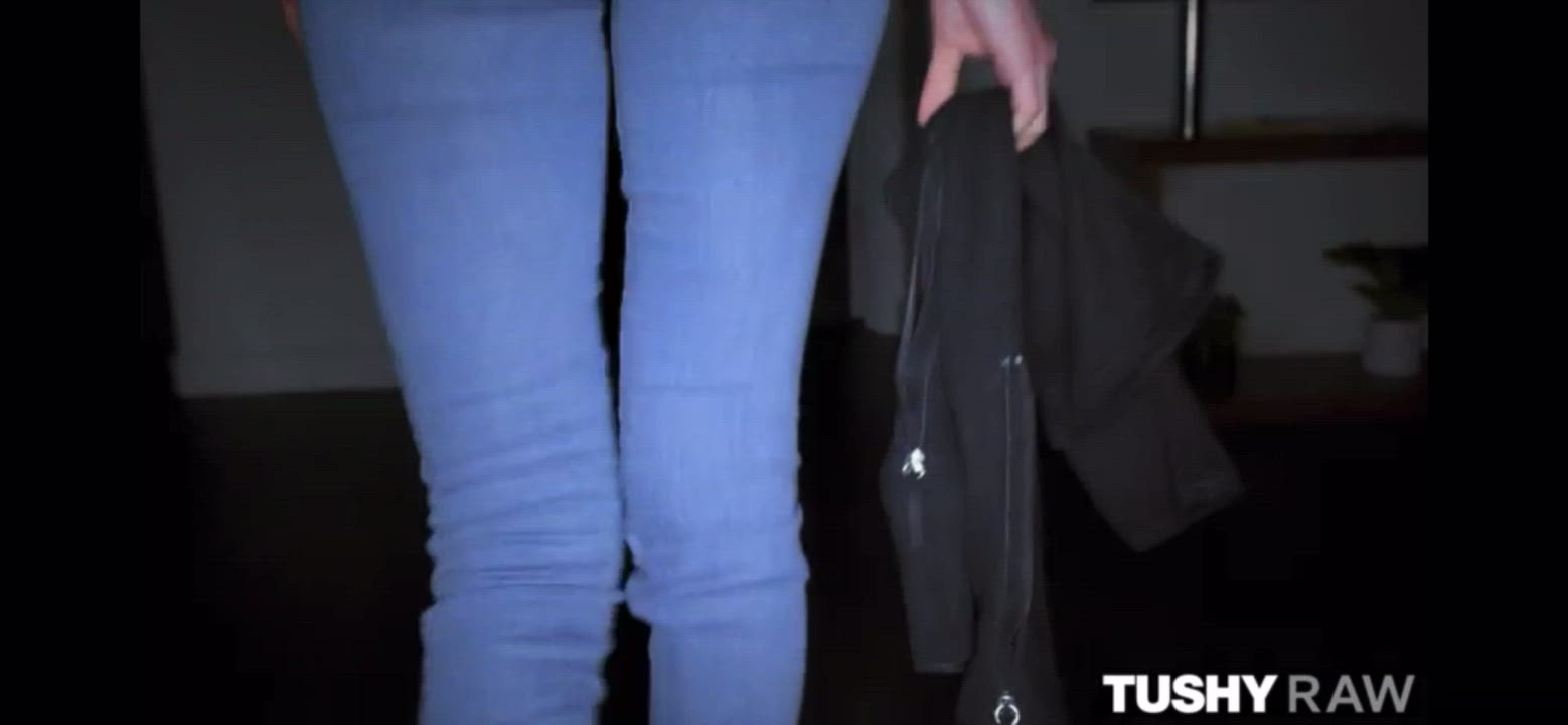 Her Amazing Ass in Denim