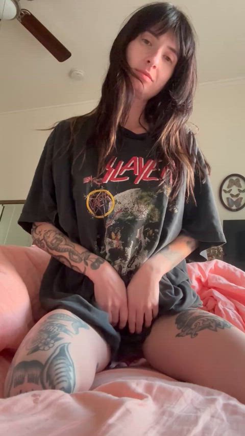 Shirt stays on or off