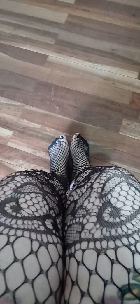 Feet Feet Fetish Foot Foot Fetish Foot Worship Goth OnlyFans Porn GIF by raven.roth