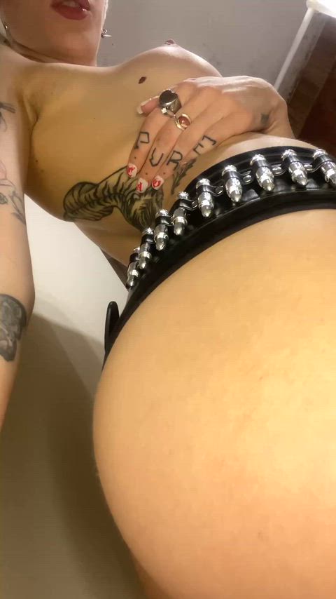 Newest clip is ready! Sending to the first 89 guys who upvt and says 'love'. Don't miss out!