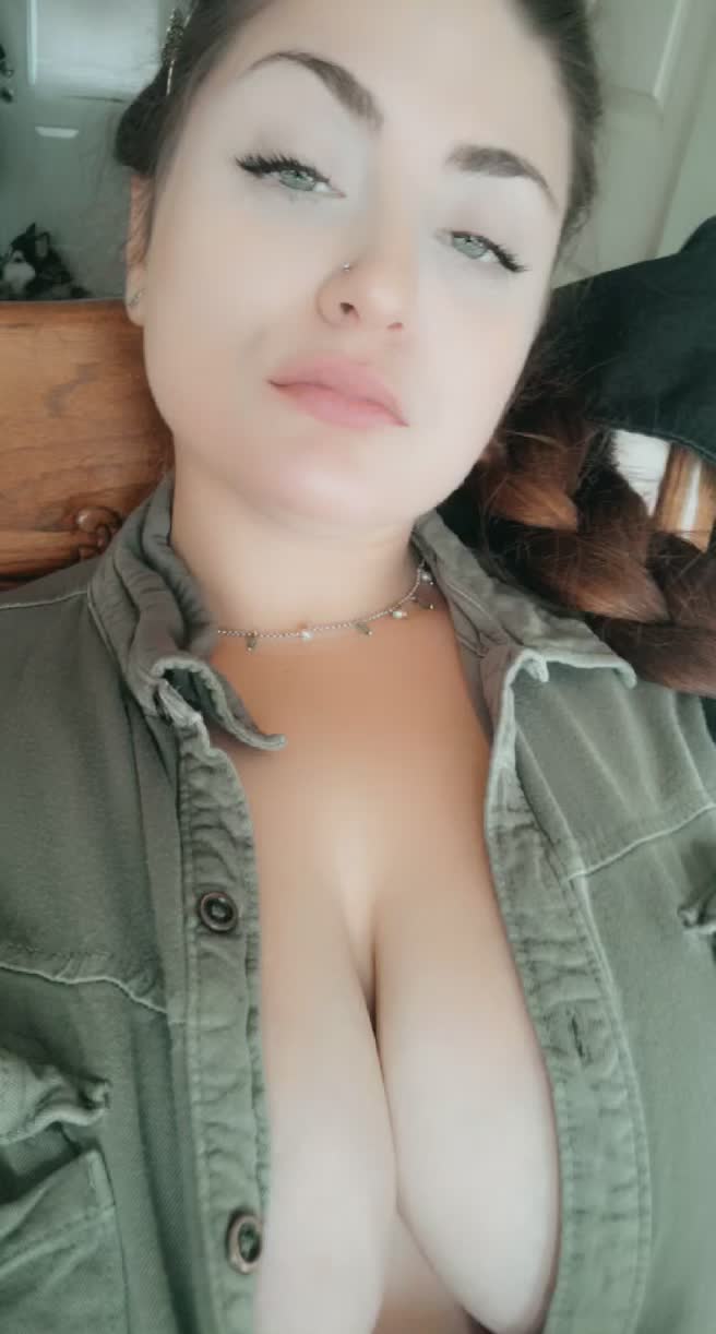 Just a peek 😘