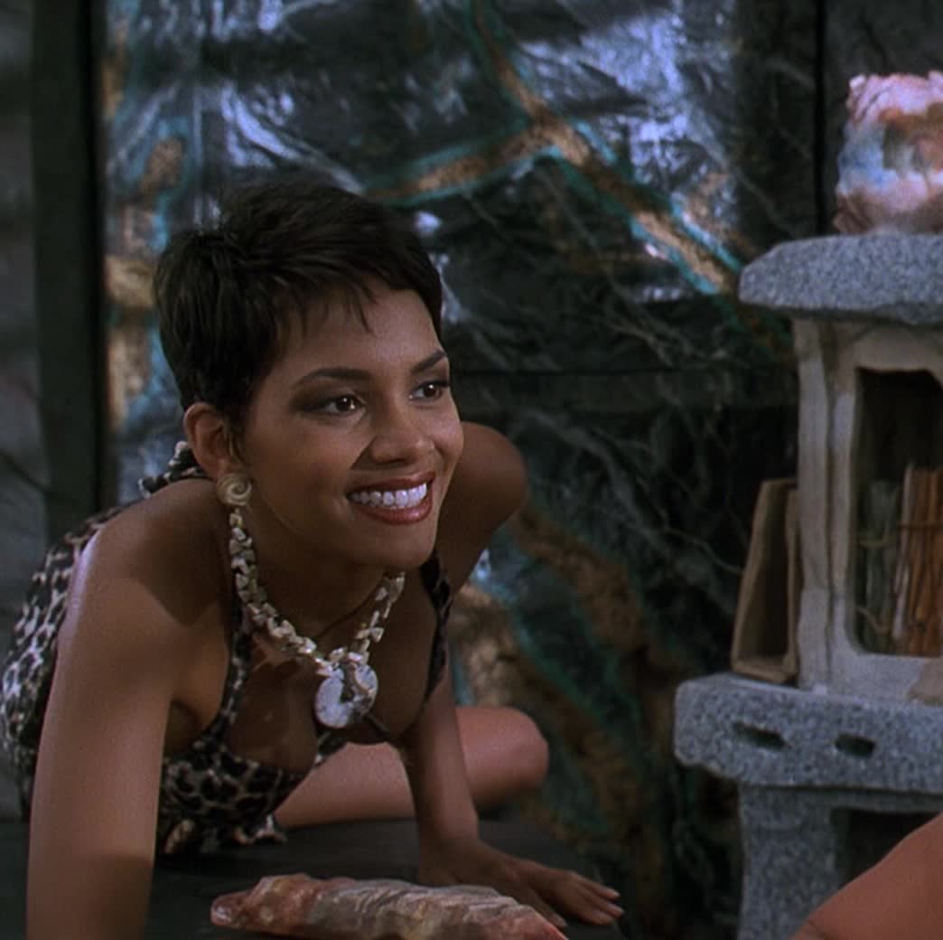 I want to lick Halle Berry's feet and fuck her like a caveman to get her pregnant