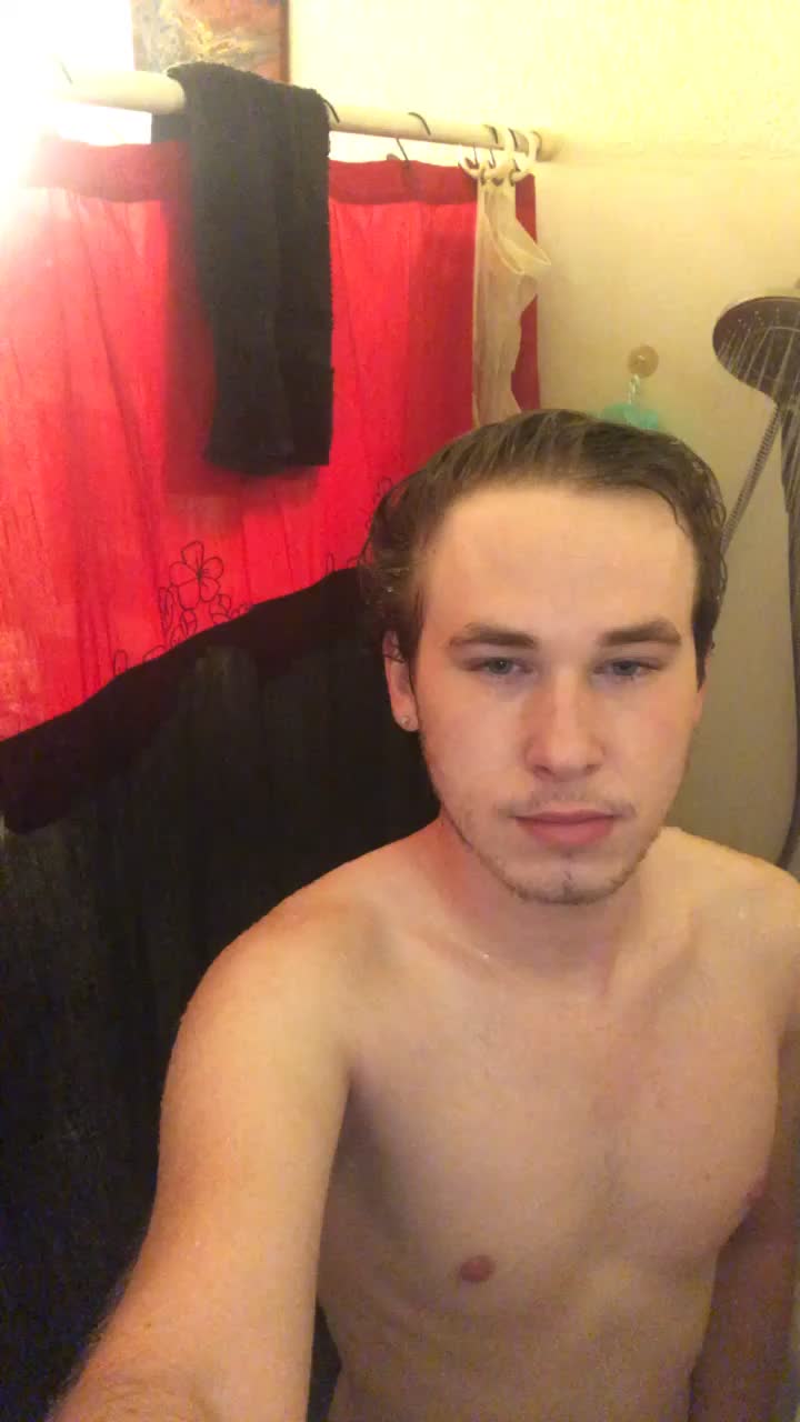 A little fun in the shower 🥵