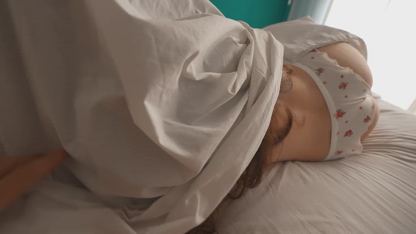 I want to suck cock first thing in the morning