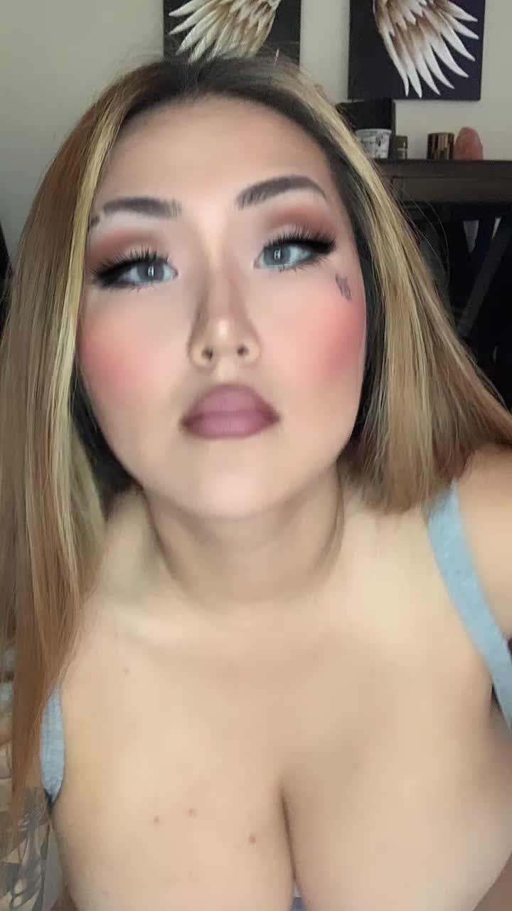 do you like my huge titties? 💛