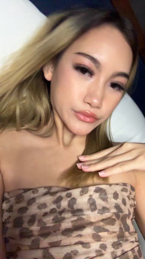 Replying to all naughty messages today 😉