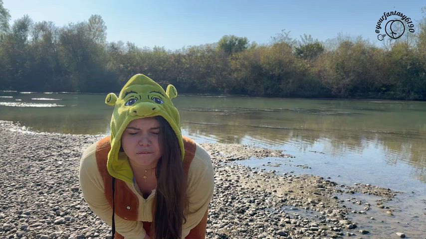 Swamp farts in full Shrek gear—fetish or fairy tale? 😈💨