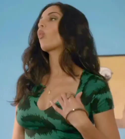 Nishi Munshi wins an argument by showing one boobie in 