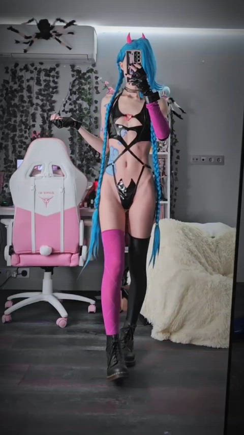 Jinx from [League of Legends] by LttlNymph (iShyNya)