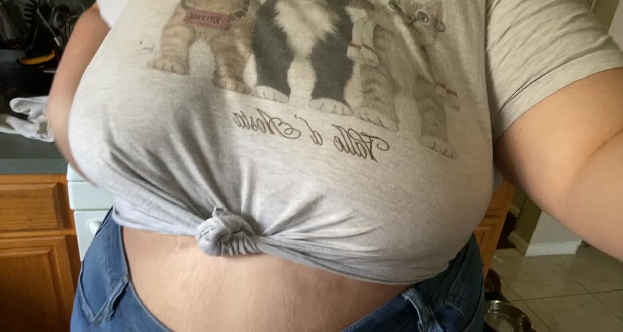 these tits are fucking HEAVY! who can give me a hand?💖