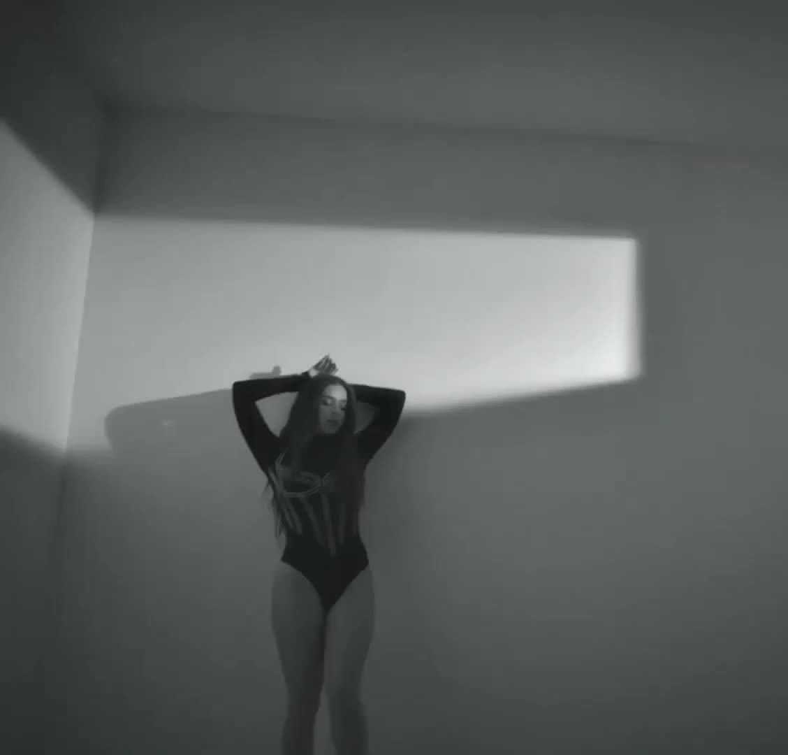 Hailee legs