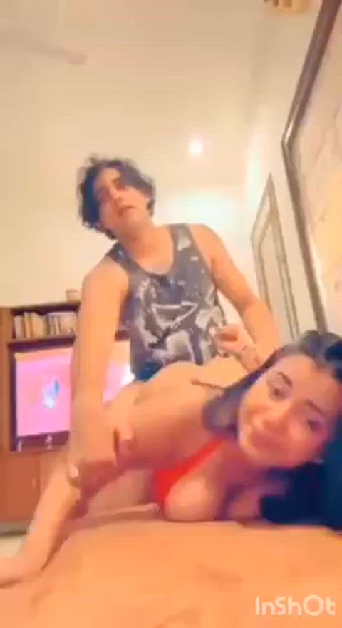 Her boobs jiggling 😍