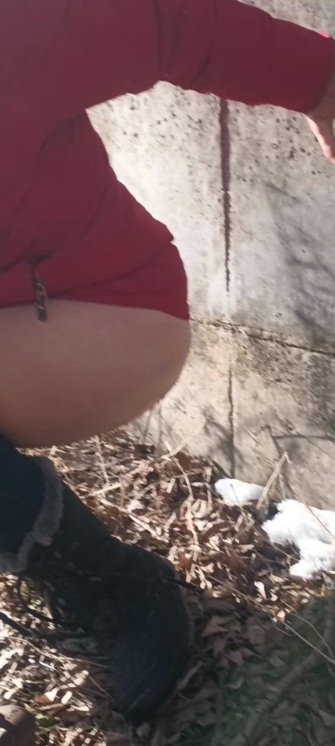 I tynkle outside when I have to and sometimes I record it.