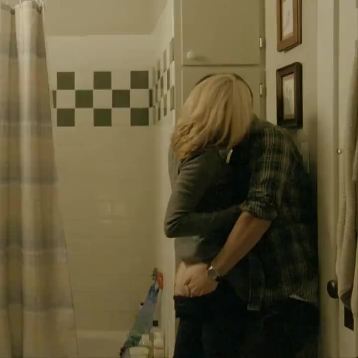 Elizabeth Banks curvy back story in ‘The Details’