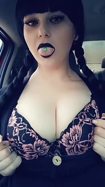 I'm Wednesday's Sluttier Cousin 🖤