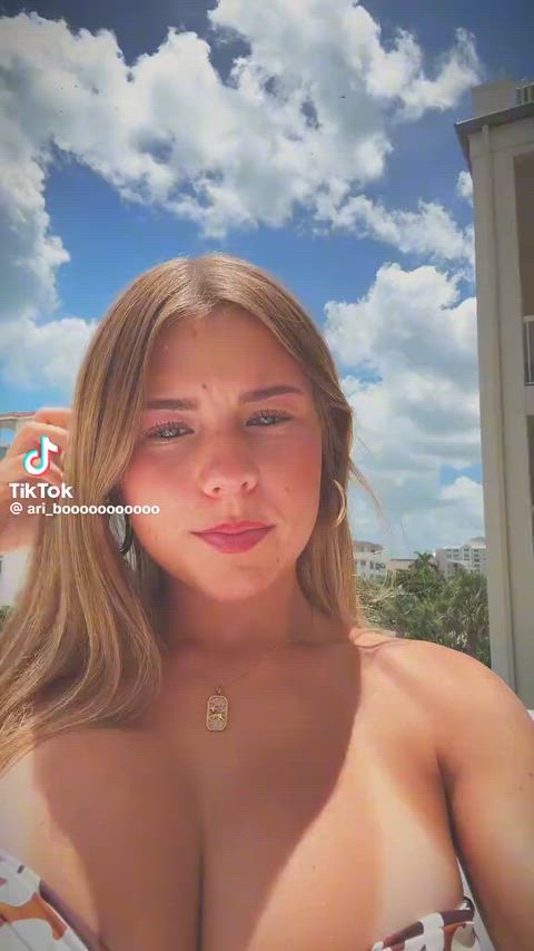 @ari_booooooooo