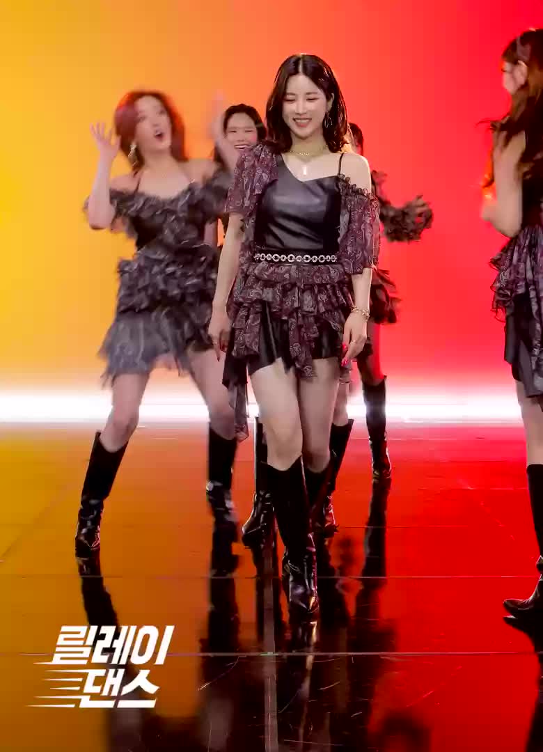 Apink Chorong in leather!
