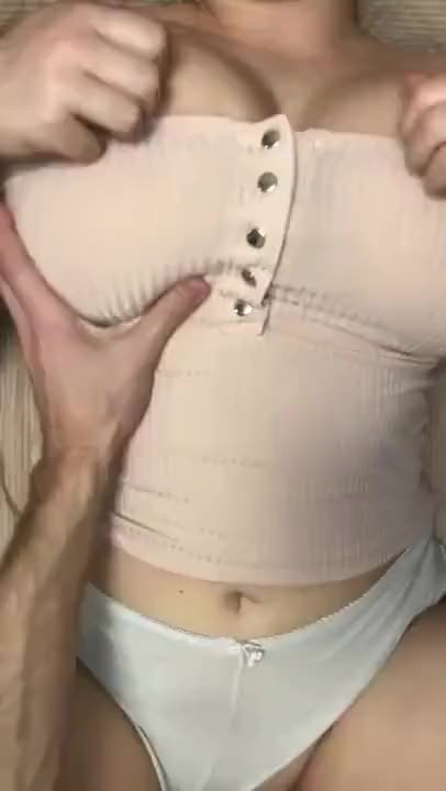 Huge boobs reveal