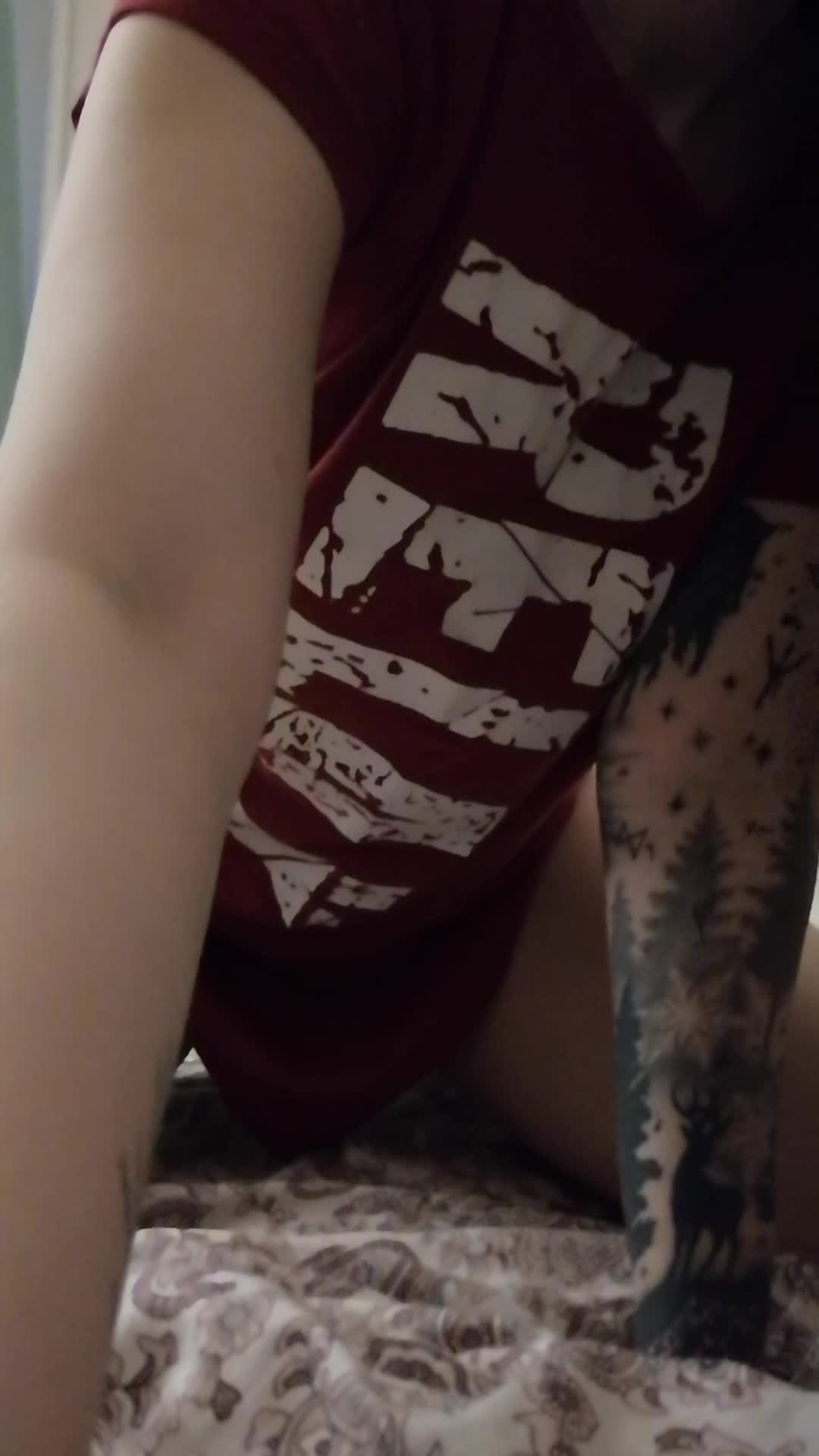 How much u like pale tits, baby?
