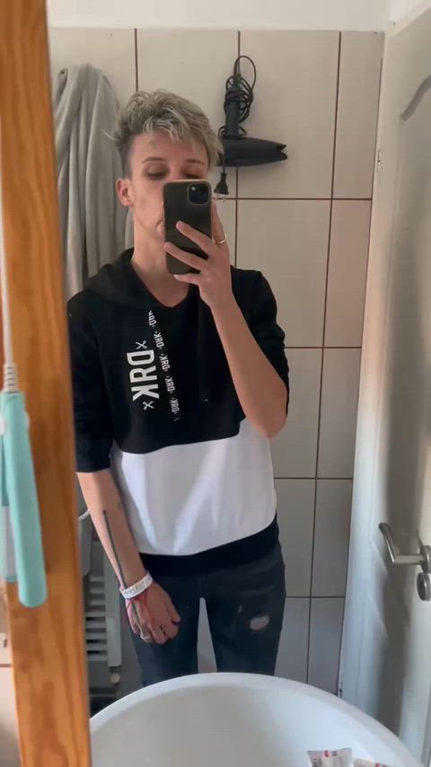 Come into my bathroom