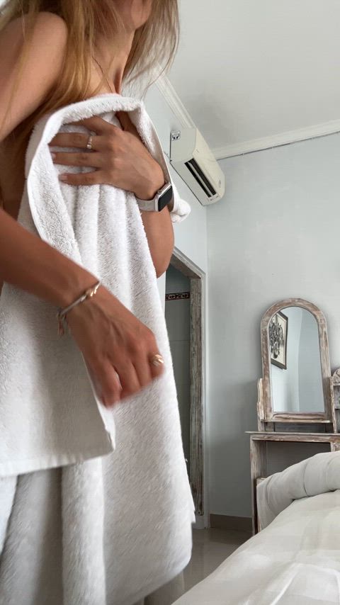 my ass jiggles like a jello